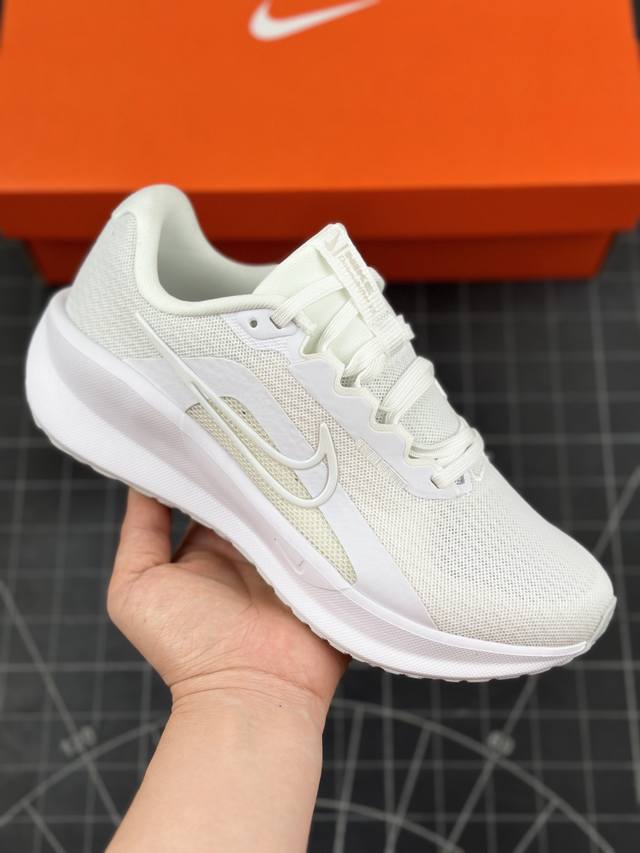 耐克W Nike Downshifter 13 回游者13代系列低帮轻质缓震透气休闲运动跑步鞋“网织全白” 男女鞋半码制 采用轻盈呼吸网织物鞋面材质 中底科技缓