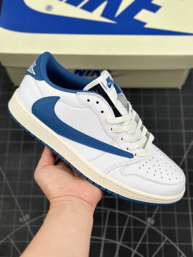 Travis Scott x Air Jordan 1 Low Pale Vanilla低帮 白蓝倒钩联名 AJ1 乔丹1代 乔丹篮球鞋系列 鞋款整体以白碳蓝为