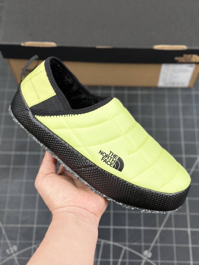 北面THE NORTH FACE Thermoball Traction 舒适全包跟抓绒面包运动 蓬蓬鞋 防水保暖 低帮 生活休闲鞋 青苹果黑 极简舒适，软软绵