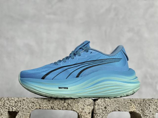 F版 PUMA 彪马防滑耐磨低帮运动跑鞋 外观时尚大气 鞋底采用耐磨的材质 细致做工 彰品品牌魅力 鞋头防撞设计 减少擦伤脚趾或碰撞 呵护每一步