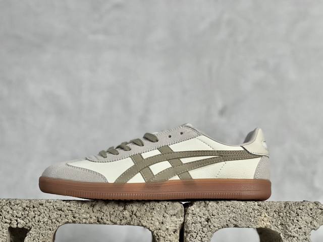 Asics Onitsuka Tiger Tokuten 米沙色 亚瑟士鬼冢虎中性复古运动板鞋 轻盈舒适 时尚与复古与一体 轻盈的款式 适合夏天~简单的设定配合