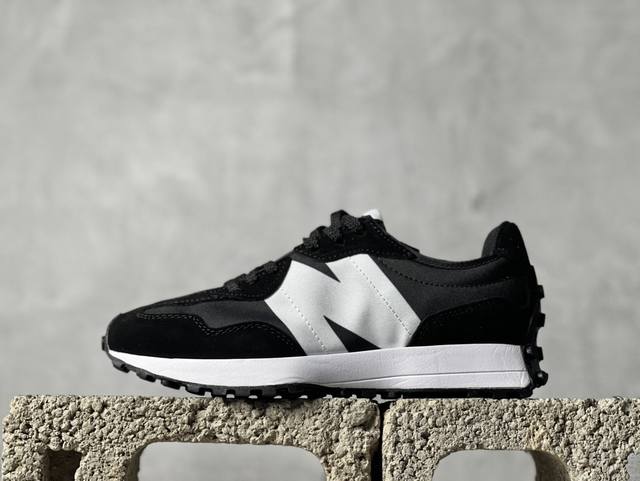BF版 New Balance MS327 复古休闲运动慢跑鞋 全新 New Balance 327 系列，以更纯粹的复古风格设计打造的全新造型。侧身还以解构设