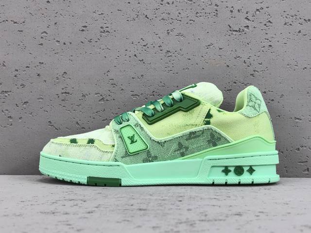 渠道优势，！ 专柜版 驴牌 LV trainer 情侣限定系列 休闲 低帮 时尚板鞋 尺码 38 39 40 41 42 43 44 45 46男款 注：此款比