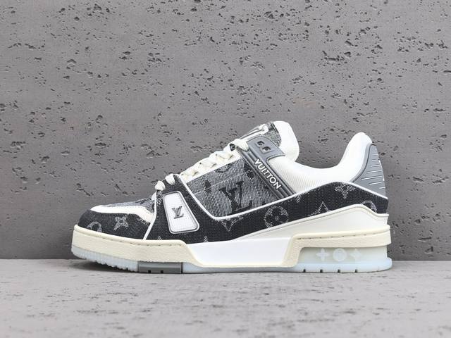 渠道优势，！ 专柜版 驴牌 LV trainer 情侣限定系列 休闲 低帮 时尚板鞋 尺码 38 39 40 41 42 43 44 45 46男款 注：此款比