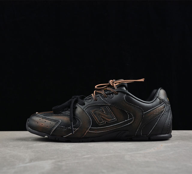 MiuMiu x New Balance 530系列 意大利奢侈品牌 缪缪联名款低帮经典复古休闲运动慢跑鞋 #鞋款采用解构和轻盈的设计，彷旧的布料包覆着 New