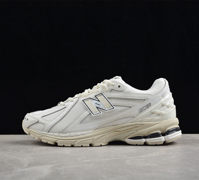 New Balance 1906系列复古老爹风休闲运动慢跑鞋 M1906RWW #采用轻质牛剖革拼接透气网眼衬垫织物鞋面材质 T-Beam大底提供足步弓支撑，保