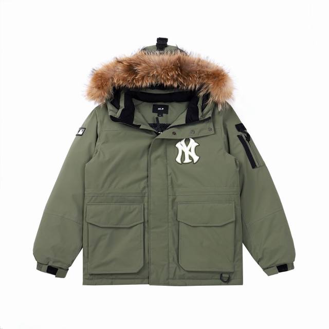 Mlb纽约洋基队 徽标毛领工装 羽绒服 描述： Mlb是韩国f&F旗下潮流服装品牌，拥有150年历史的经典传统，是街头文化和国际生活方式的领导者。Mlb 拥有包