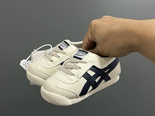 Yss飞机翼魔术贴婴童休闲鞋 Size：22.5-28.5码 经典亚瑟士婴童款 优质皮料，质感满满 飞翼式魔术贴设计，穿脱超方便