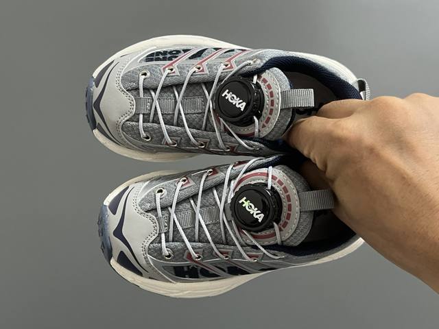 Hoka邦代马法特mafate 2代锁扣儿童运动鞋 Size：26-37码 超爱的hoka系列 穿过一次绝对爱上的款 精致锁扣设计，穿脱方便 耐磨防滑大底，脚感