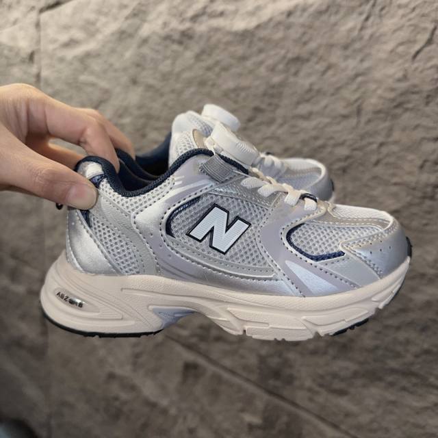 Nb530旋转纽扣童鞋 Her Balance 530运动体闲跑鞋 码数：26-37
