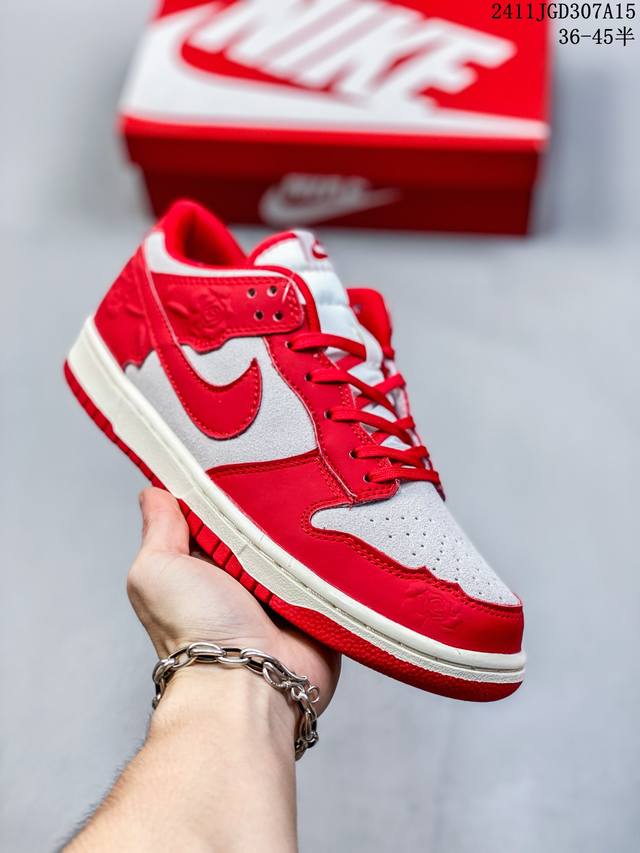 真标带半码耐克nike Sb Zoom Dunk Low 板鞋 系列经典百搭休闲运动板鞋 鞋舌的填充，使舒适性大大提升，同时也更方便穿脱中底部分则加入了脚感柔软