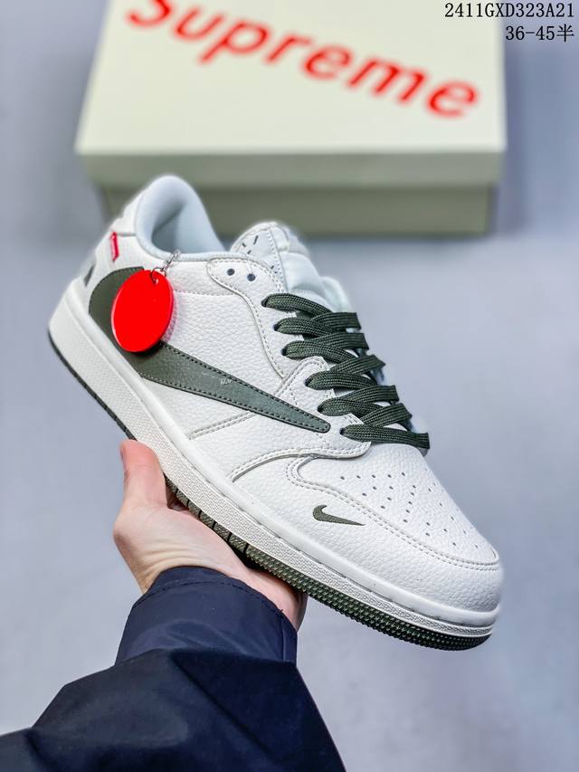 海外爆款限量发售！公司级 Nike 乔1倒钩“北面联名 米白白蓝勾” 周年高端定制 低帮休闲板鞋 定制鞋盒 大厂纯原品质出货 超高清洁度 皮料切割干净无任何毛边