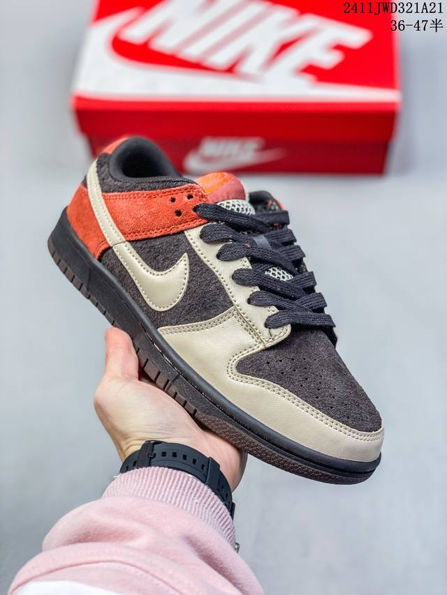 公司级带半码耐克nike Sb Zoom Dunk Low 板鞋 系列经典百搭休闲运动板鞋 鞋舌的填充，使舒适性大大提升，同时也更方便穿脱中底部分则加入了脚感柔
