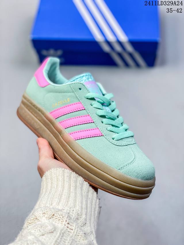 Adidas 阿迪达斯 采用反绒面革组合纤维革鞋面材质，外置加厚橡胶大底三层松糕 女生绝对爱！阿迪达斯adidas Originals Gazelle Bold