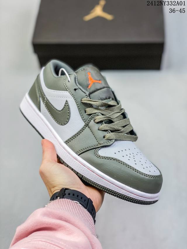 Nike Air Jordan 1 Low Aj1乔1低帮休闲板鞋 同步官方配色 头层皮打造 正确满胶鞋垫 四线拉帮 原厂织唛标 鞋舌高弹海绵填充 官方货号: