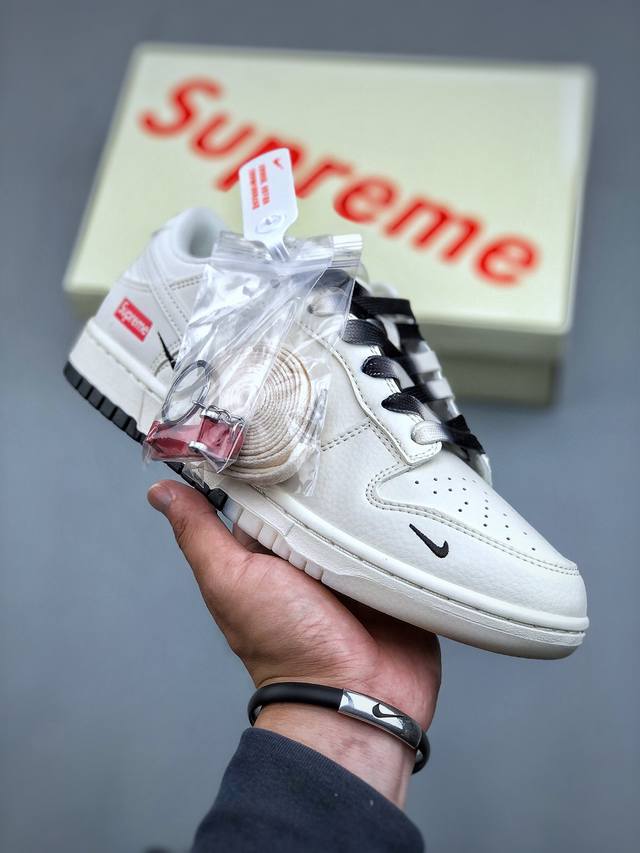 Nike Sb Dunk Low Supreme联名-双勾双拼 周年高端定制 低帮休闲板鞋 Bb8675-112 #定制鞋盒 大厂纯原品质出货 超高清洁度 皮料