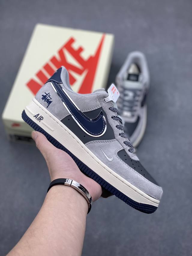 海外限量发售！公司级nike Air Force 1 '07 Low “斯图西联名--灰猪八蓝底”空军一号 低帮 运动鞋 休闲鞋 折边针车 工艺难度大 原楦头原
