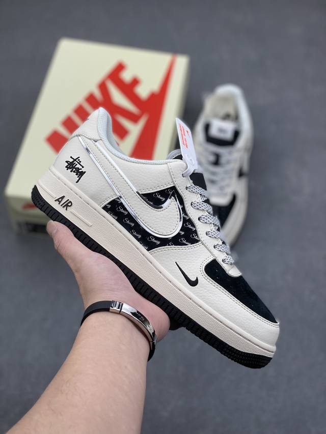 海外限量发售！公司级nike Air Force 1 '07 Low “斯图西联名--米黑英文银边”空军一号 低帮 运动鞋 休闲鞋 折边针车 工艺难度大 原楦头