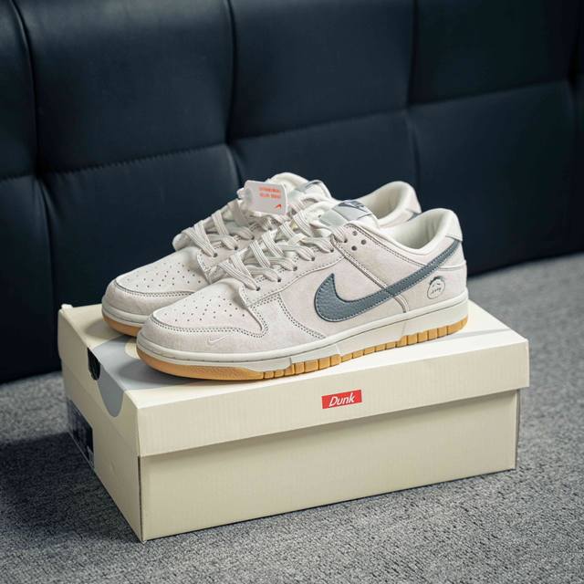 Nike Dunk 全套原楦原模倾力打造完美版型 独家原厂航空铝磨具打磨大底 鞋头坡度极致还原 无解鞋型 原盒原配 圈内天花板工艺 原厂冲刀 超高清洁度 全鞋零