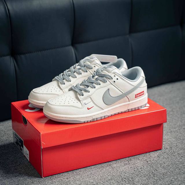 Nike Dunk 全套原楦原模倾力打造完美版型 独家原厂航空铝磨具打磨大底 鞋头坡度极致还原 无解鞋型 原盒原配 圈内天花板工艺 原厂冲刀 超高清洁度 全鞋零