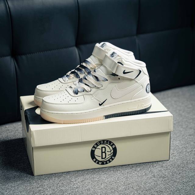 Air Force 1 原装级别 原楦头原纸板 打造纯正空军版型专注外贸渠道 全掌内置蜂窝气垫 原盒配件 原厂中底钢印、拉帮完美 货号：Nt2969 013 尺