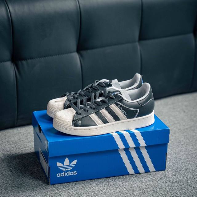 阿迪达斯adidas三叶草 Originals Superstar Ayoon W贝壳头系列低帮经典百搭休闲运动板鞋 货号：If1780 尺码：35.5 36