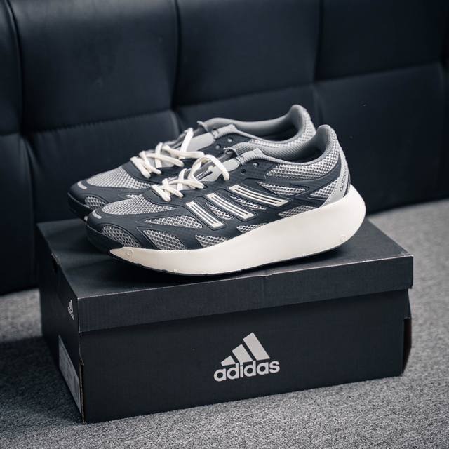 阿迪达斯 Adidas Adizero Aruku 运动舒适防滑耐磨 低帮跑步鞋 阿迪达斯革新力作 货号：Jq7391 尺码：36 37 37.5 38 38.
