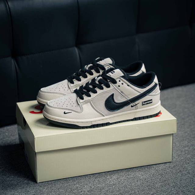 Nike Dunk 全套原楦原模倾力打造完美版型 独家原厂航空铝磨具打磨大底 鞋头坡度极致还原 无解鞋型 原盒原配 圈内天花板工艺 原厂冲刀 超高清洁度 全鞋零