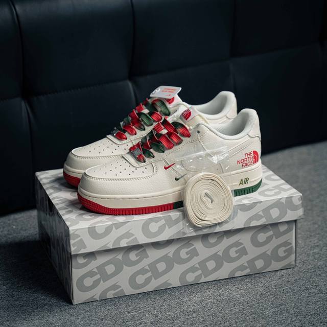 Air Force 1 原装级别 原楦头原纸板 打造纯正空军版型专注外贸渠道 全掌内置蜂窝气垫 原盒配件 原厂中底钢印、拉帮完美 货号：Xz6188 011 尺