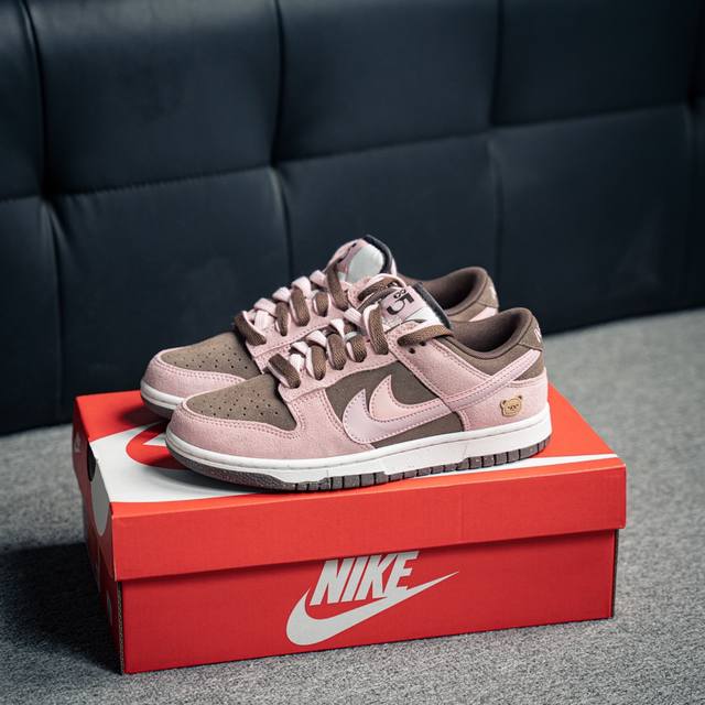 Nike Dunk 全套原楦原模倾力打造完美版型 独家原厂航空铝磨具打磨大底 鞋头坡度极致还原 无解鞋型 原盒原配 圈内天花板工艺 原厂冲刀 超高清洁度 全鞋零