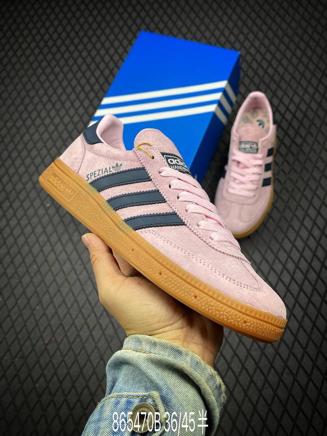 公司级adidas Handball Spezial 官方正确版本 阿迪达斯经典款 复古休闲板鞋 全鞋采用反毛皮制作 牛筋耐磨大底 承载青春情怀的板鞋 经典三条