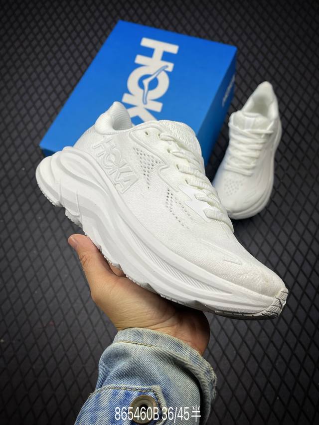 公司级小红书推荐hoka M Clifton 10 全新配色 这个品牌来自于新西兰的毛利语，Hoka表示大地，One One表示飞越，连起来就是飞越地平线，On