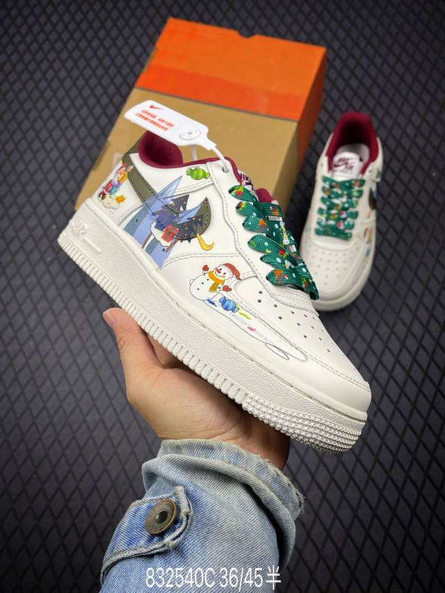 Nk Air Force 1'07 Low 圣诞派对 空军一号定制低帮休闲板鞋 Dm0970-132 #在遥远的拉普兰地区，有一座被皑皑白雪覆盖的宁静小镇。这里