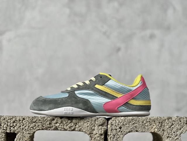 Miumiu Calzature Donna 徳训平底休闲生活鞋 尺码：36 37 37.5 38 38.5 39.5 40