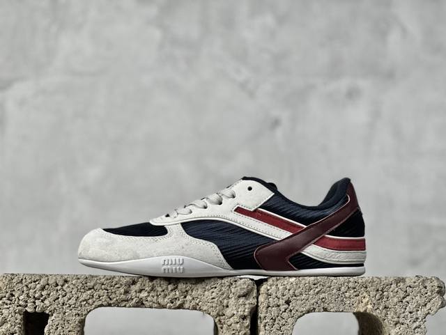 Miumiu Calzature Donna 徳训平底休闲生活鞋 尺码：36 37 37.5 38 38.5 39.5 40