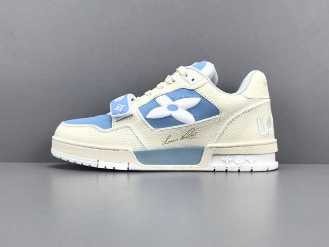 渠道优势，！ 工厂直供 驴牌 Louis Vuitton Trainer 牛皮革 平底系带圆头 板鞋 男款 尺码 35 36 37 38 39 40 41 42
