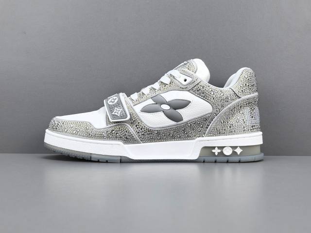 渠道优势，！ 工厂直供 驴牌 Louis Vuitton Trainer 牛皮革 平底系带圆头 板鞋 男款 尺码：38 39 40 41 42 43 44 45