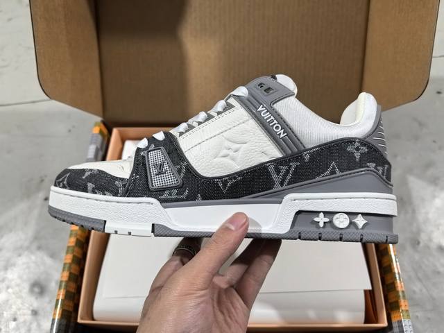 Zd-驴牌 Lv Trainer 情侣限定系列 休闲 低帮 时尚板鞋 尺码 35 36 37 38 39 40 41 42 43 44 45 46 男女同款 注