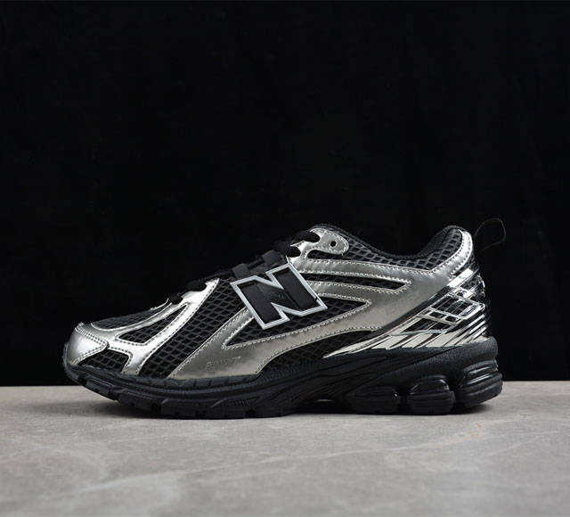 New Balance 1906系列复古老爹风休闲运动慢跑鞋 M1906Rbs #采用轻质牛剖革拼接透气网眼衬垫织物鞋面材质 T-Beam大底提供足步弓支撑，保