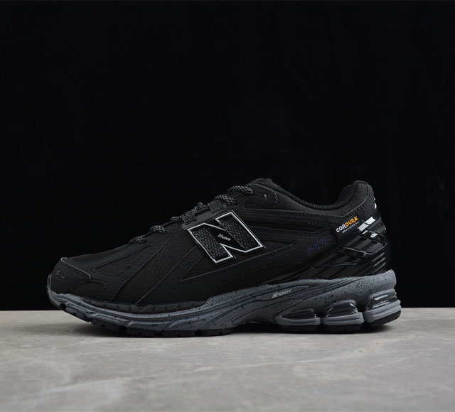 New Balance G1906系列复古老爹风休闲运动慢跑鞋 M1906Roc #采用轻质牛剖革拼接透气网眼衬垫织物鞋面材质 T-Beam大底提供足步弓支撑，