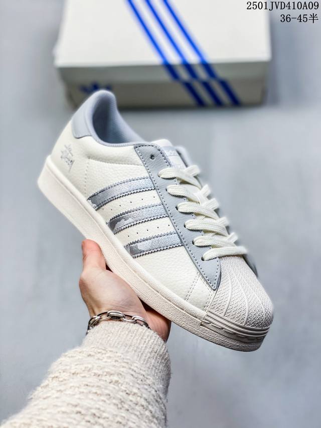 纯原 Clot X Ad Originals Superstar “金标” #贝壳头联名限定 贴合柔软皮料白色经典配色 ，这其中也包括我们非常熟知的clot。C