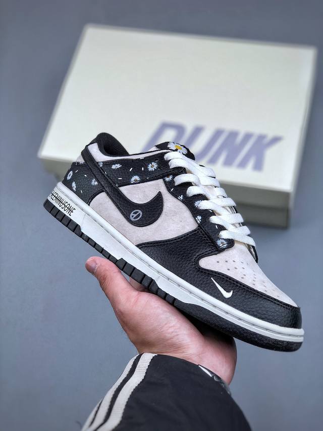 海外爆款限量发售！公司级 Nike Sb Dunk Low“闪电联名 雏菊黑勾” 周年高端定制 低帮休闲板鞋 定制鞋盒 大厂纯原品质出货 超高清洁度 皮料切割干
