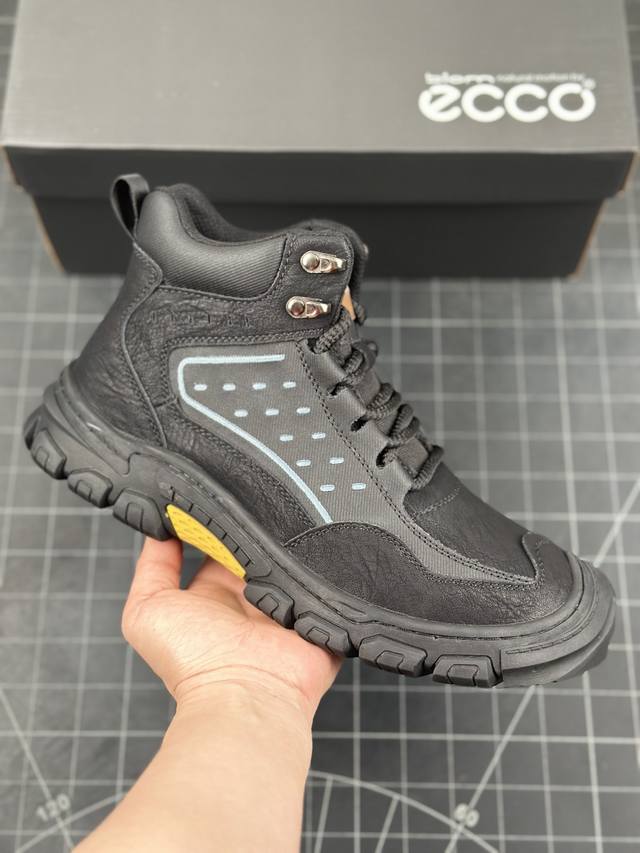 Ecco 爱步 经典和现代工艺品质融合 精选小牛皮面料 百搭休闲老爹鞋 舒适性相当不错 版型楦型非常到位上脚 专柜热销款 独有鞋型设计 特有logo车边 特别有