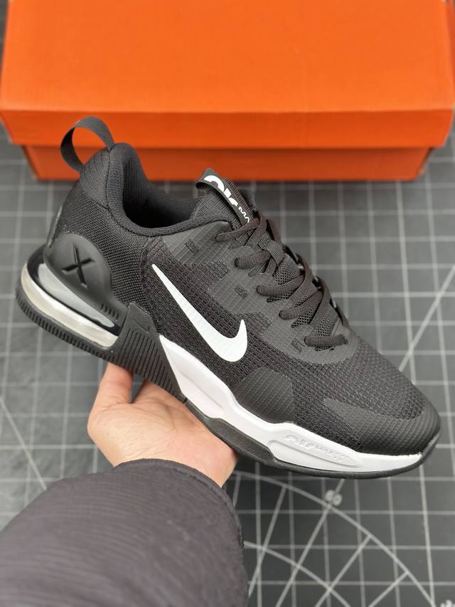 Nike Air Max Alpha Trainer 5 全新气垫 低帮训练 休闲防滑气垫跑鞋 简约大方的造型设计，给人以随性休闲的时尚格调 穿着舒适轻便，运动