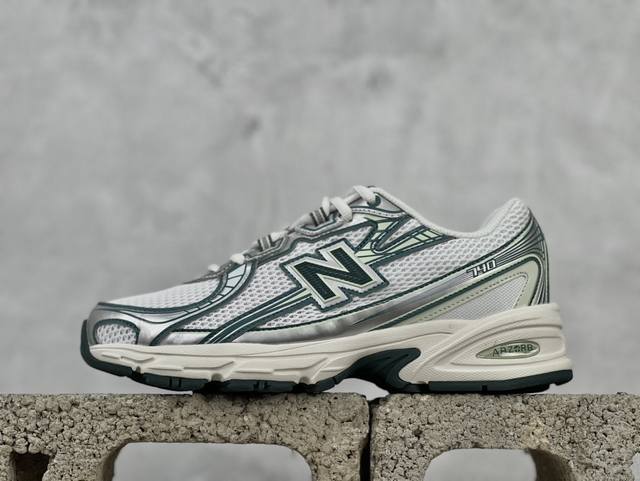 F版 New Balance Nb740 轻便复古休闲运动跑步鞋 全鞋身以网格布作为基地，在细节部分以皮革作为辅助添加，流线感很强。外形和new Balace