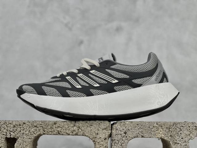 Ad Adizero Aruku Jq7391 阿迪全新缓震休闲跑鞋 #全新款式搭载丰沛的 Swirlfoam 泡棉厚底，采用时下流行的厚底设定，虽然不像顶级竞