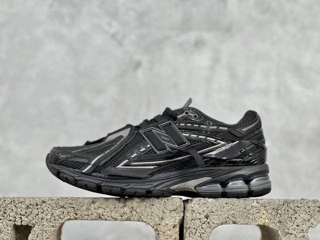New Balance 1906系列复古老爹风休闲运动慢跑鞋 M1906Af #采用轻质牛剖革拼接透气网眼衬垫织物鞋面材质 T-Beam大底提供足步弓支撑，保持