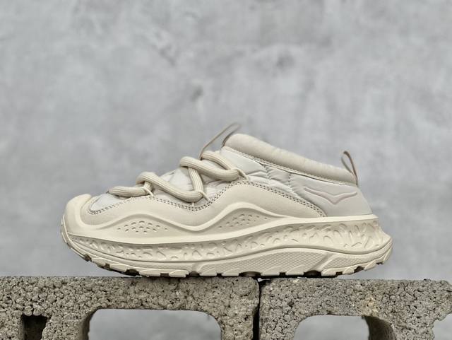 Hoka One One Ora Primo 内里薄绒 秋冬季保暖半拖 实拍首发 这款鞋无论从脚感上 设计上都是当 顶流 极具穿搭属性 时尚感很足 外型设计相当