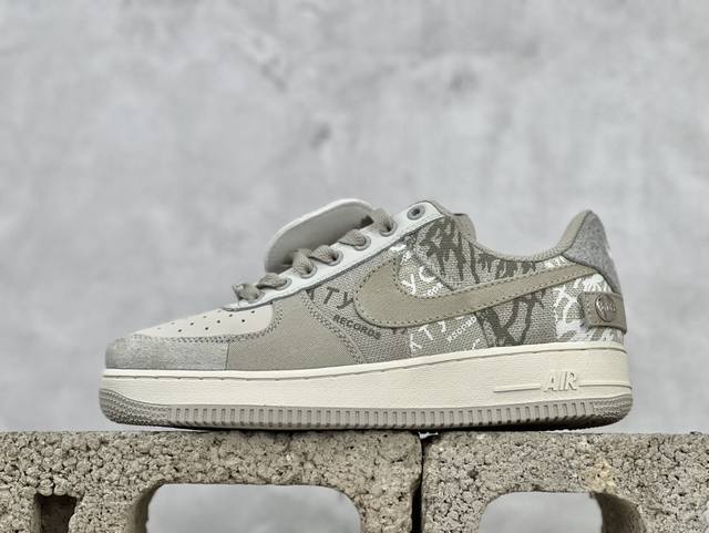 Travis Scott X Nk Air Force 1 Ts联名换钩空军一号 双方真正意义上的第一次合作便是这双aff100企划下的af1这双鞋由travi