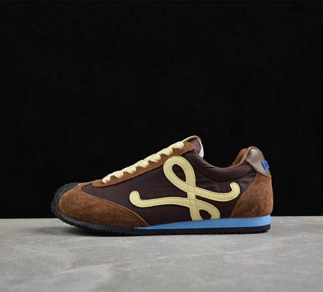 罗意威loewe 2025 Ballet Runner2.0 新款芭蕾舞鞋 超级棒 不对称鞋头造型，作为loewe的标志性设计 超柔软，轻便且灵活的鞋底，新的波